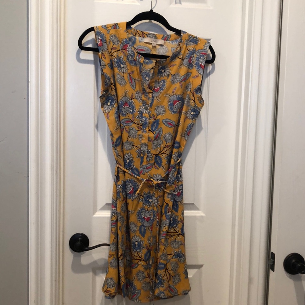 Beautiful flowy Polyester LOFT Blue and Yellow Floral Dress Size Small Women’s